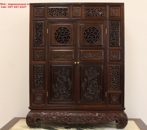 Tủ sách của Huế - nhỏ gọn, đục chạm kĩ