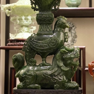 Bức tượng cổ bằng Ngọc Bích 