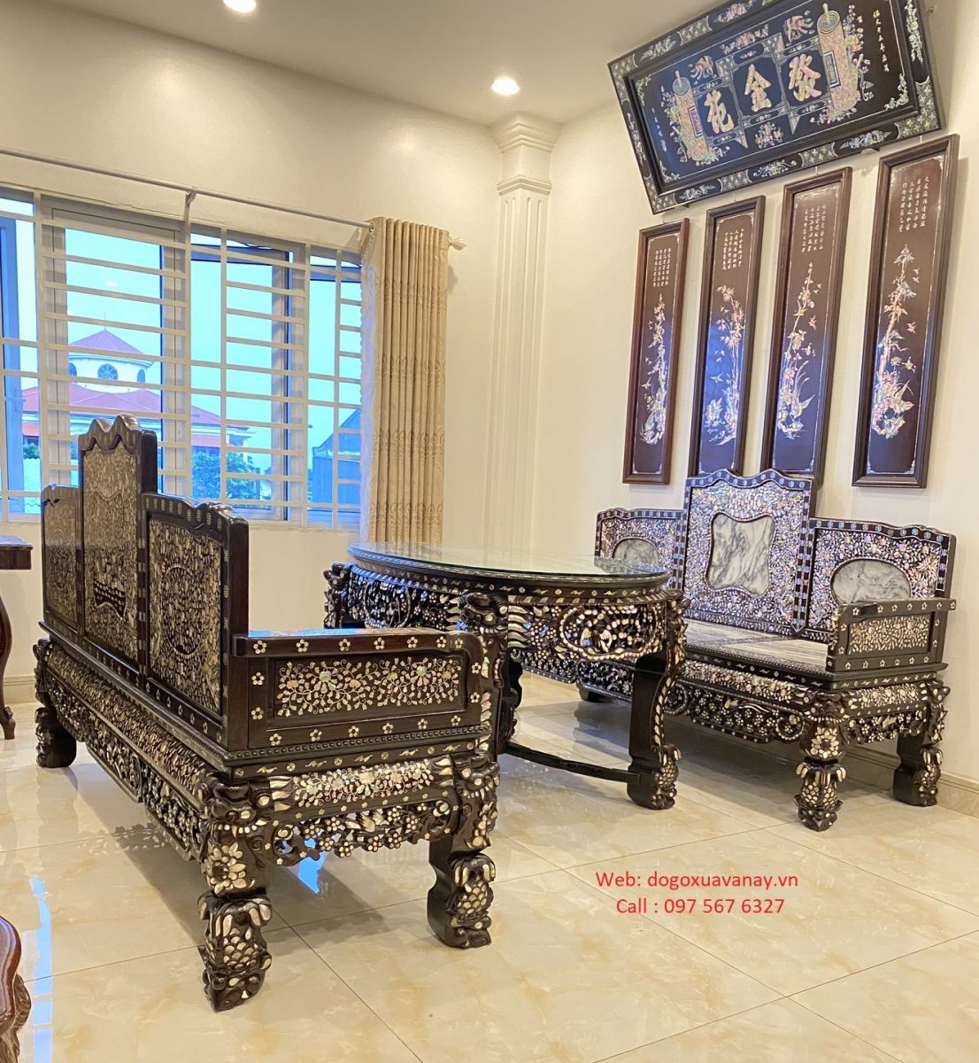 Trường kỷ cẩn ốc tựa tam sơn