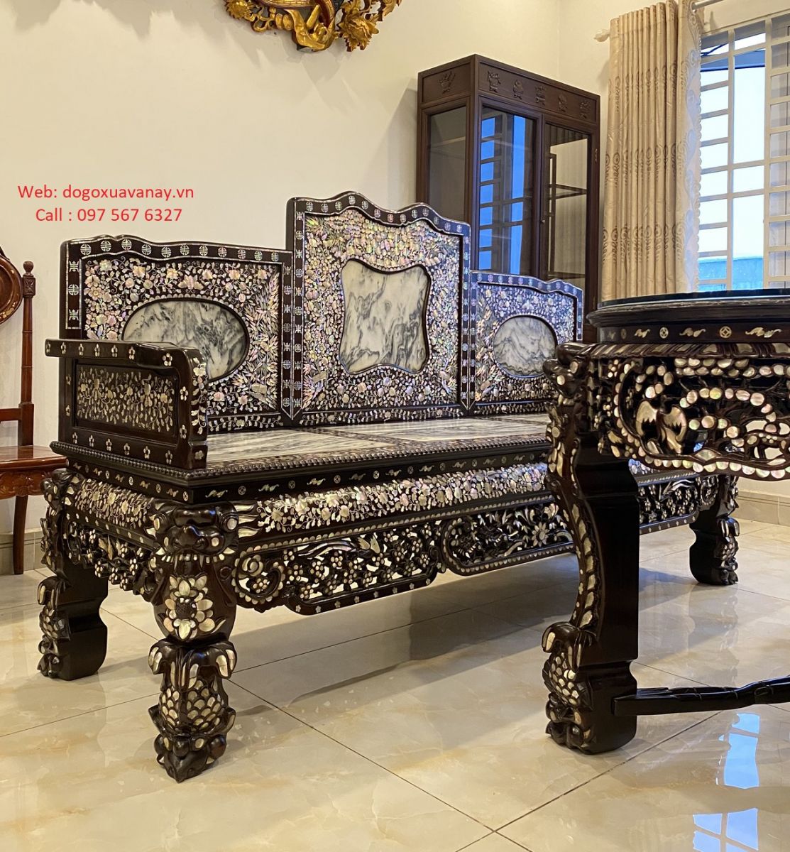 Bộ bàn ghế cổ cẩn ốc