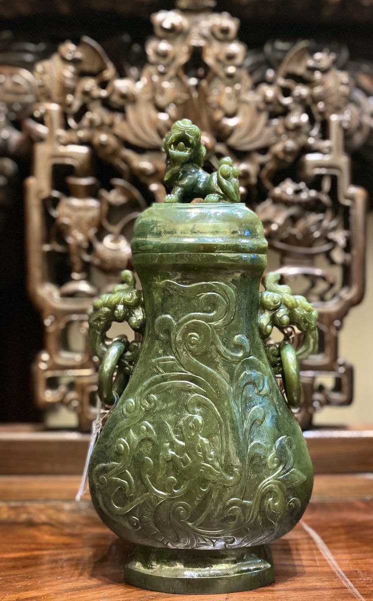 Bông tai ngọc bích