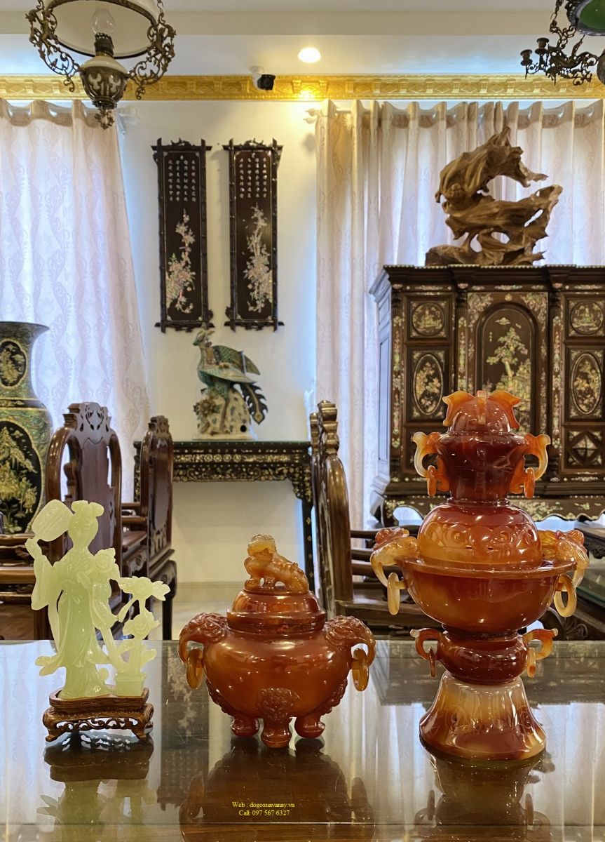 Đỉnh Mã Não Cổ Xông Trầm