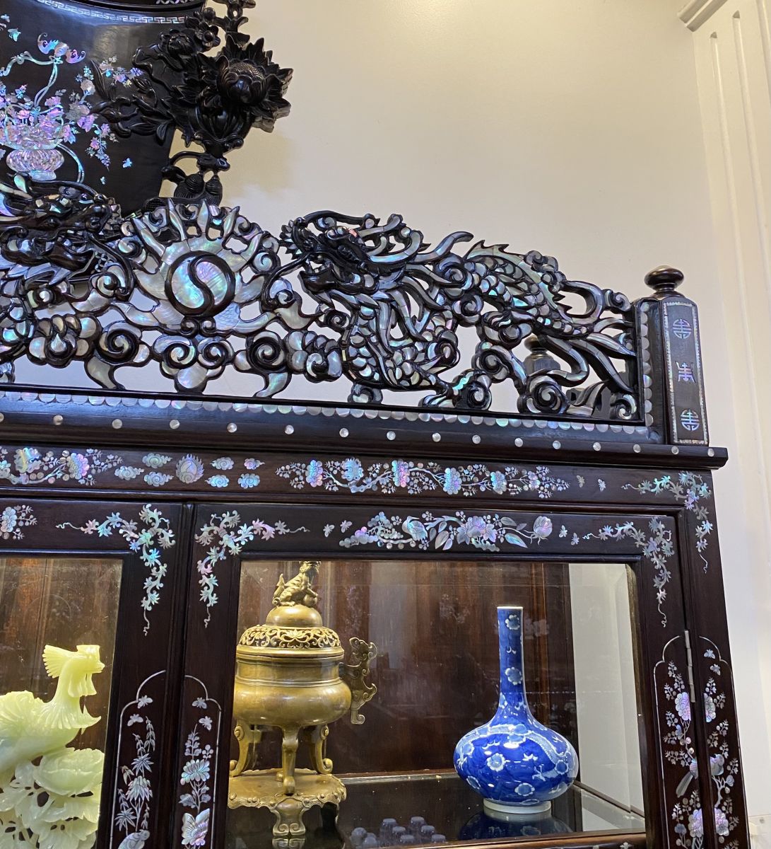 tủ rượu kiểu cổ khảm ốc
