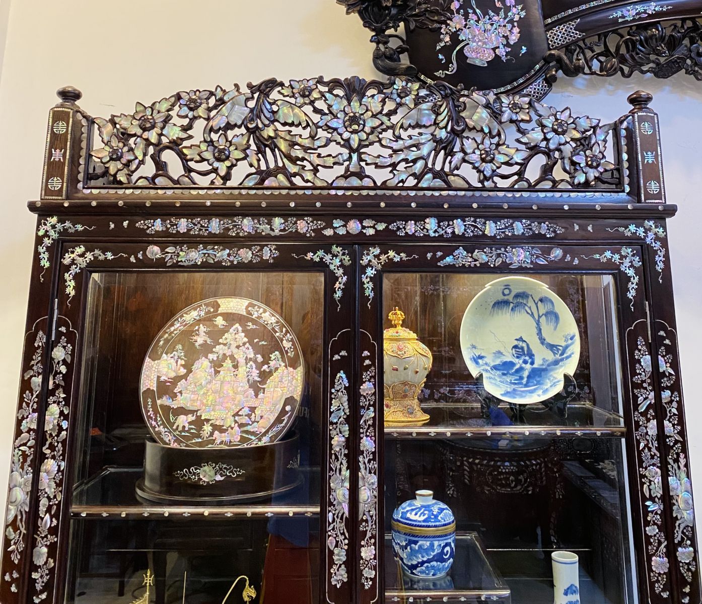 tủ bày đồ cổ kiểu trung quốc