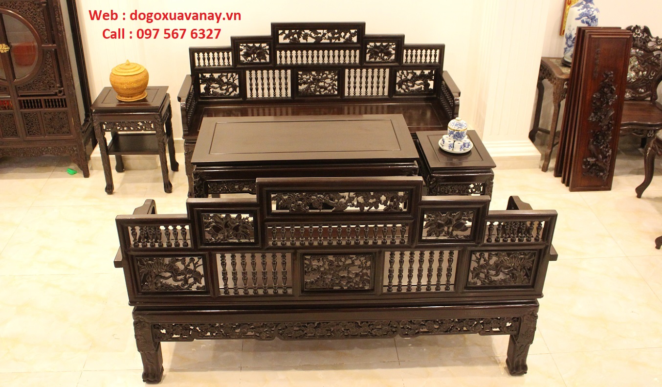 bàn ghế trong nhà cổ miền tây