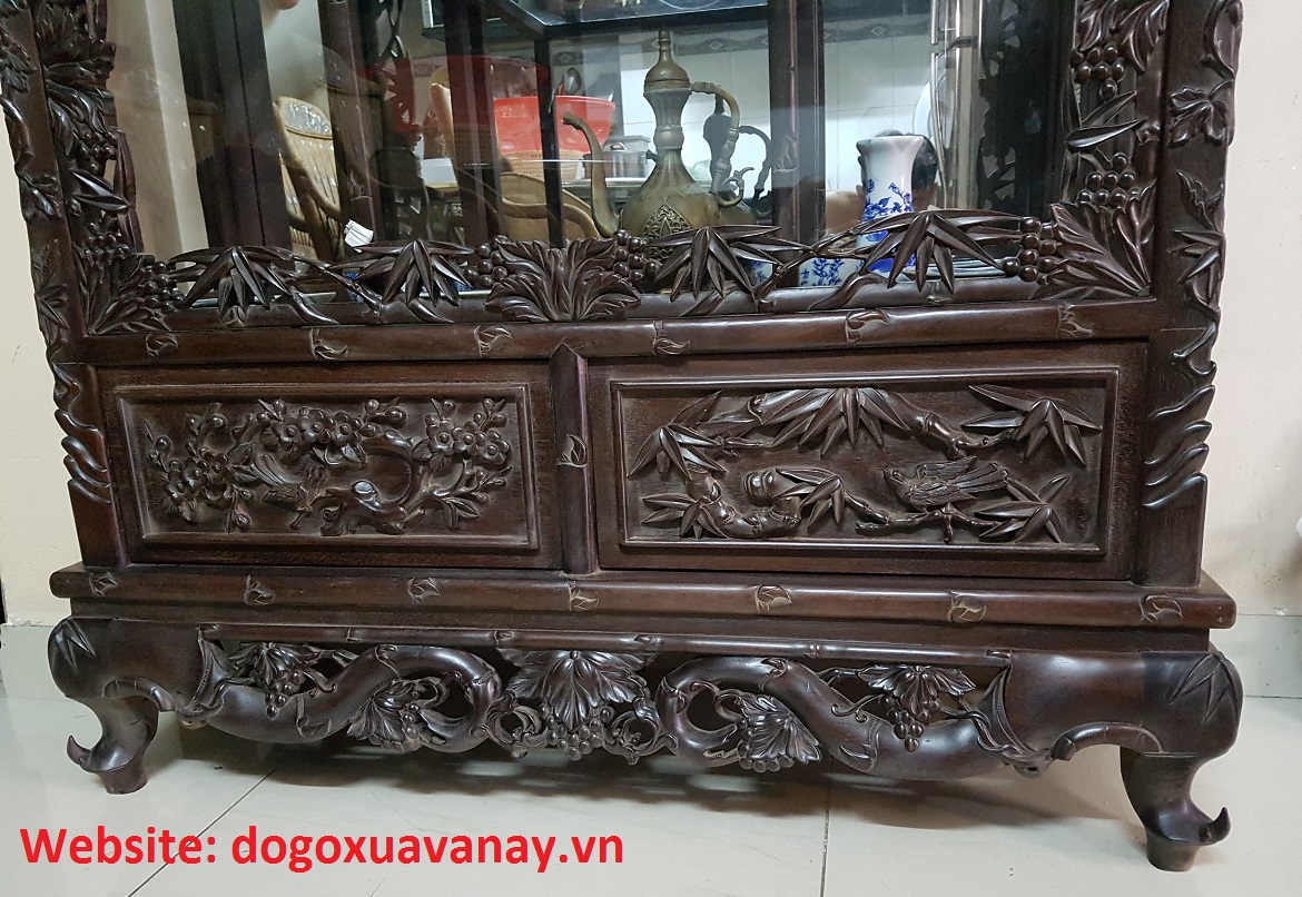 tủ bày rượu tây